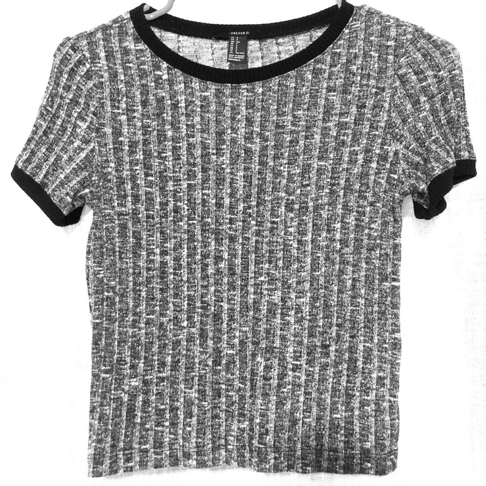 Forever 21 Cropped T-shirt